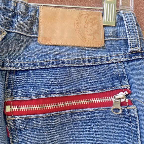 Diesel Only The Brave Jeans, red zipper on the pockets, & the side of the legs. - Picture 7 of 9